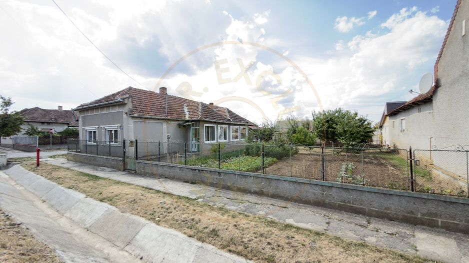Casă 4 camere, Teren 1005 mp Loc. Căpleni Nr.786 -Jud. Satu Mare - Poză 1
