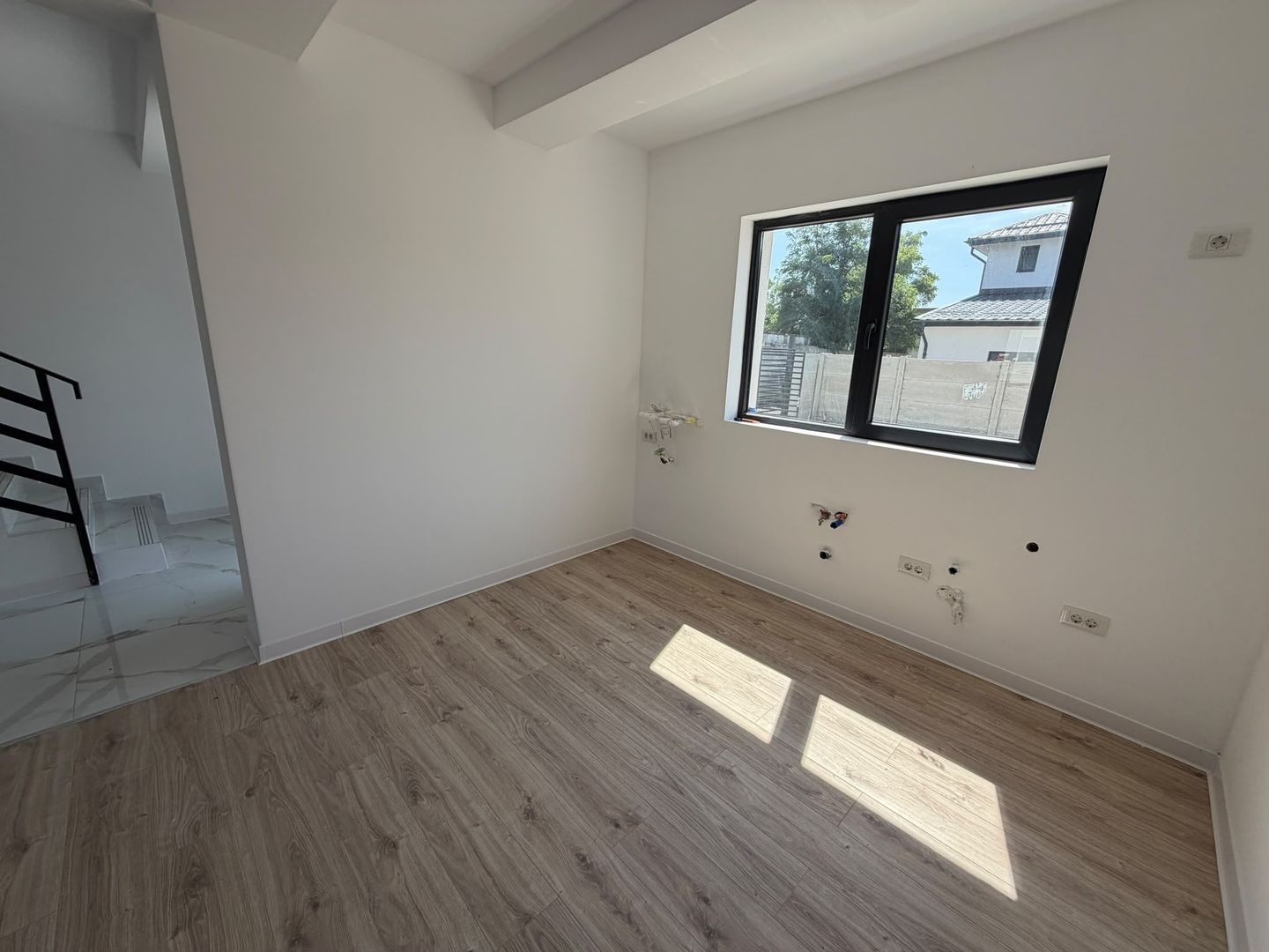 CASA INDIVIDUALA- TEREN 320 MP, MUTARE IMEDIATA, PARCARE, COMIS 0% - Poză 12
