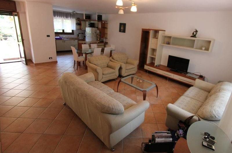 Vila P+1 deosebita, complet mobilata si dotata, cheltuieli de intretinere mici - Poză 1