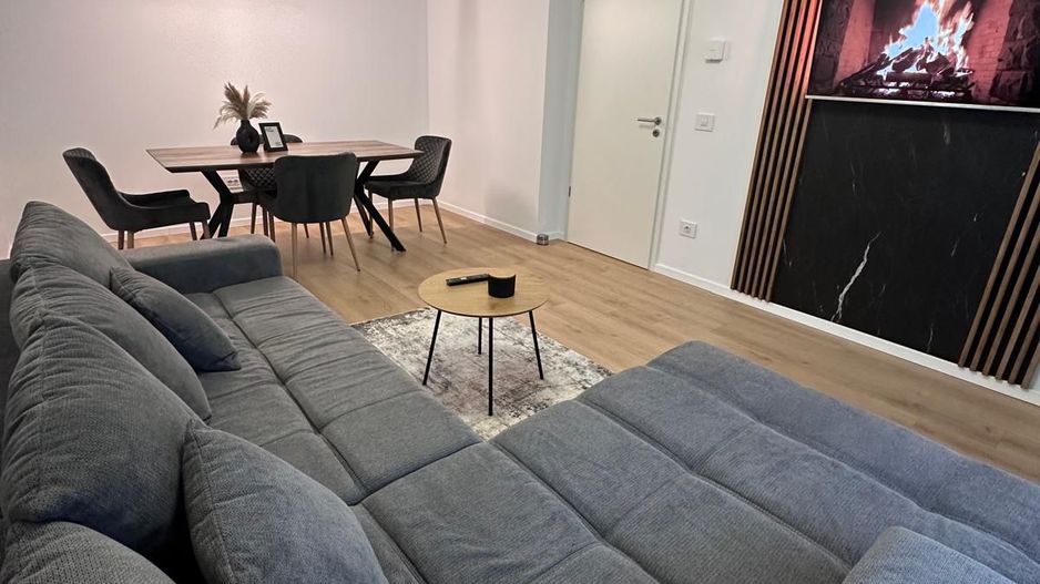 Apartament lux cu 2 camere de închiriat - zona Coresi - Poză 1