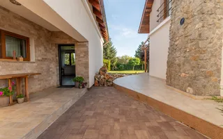 Proprietate exclusivista de vanzare: 2 case | 9 camere | 2000 mp teren - Poză 27