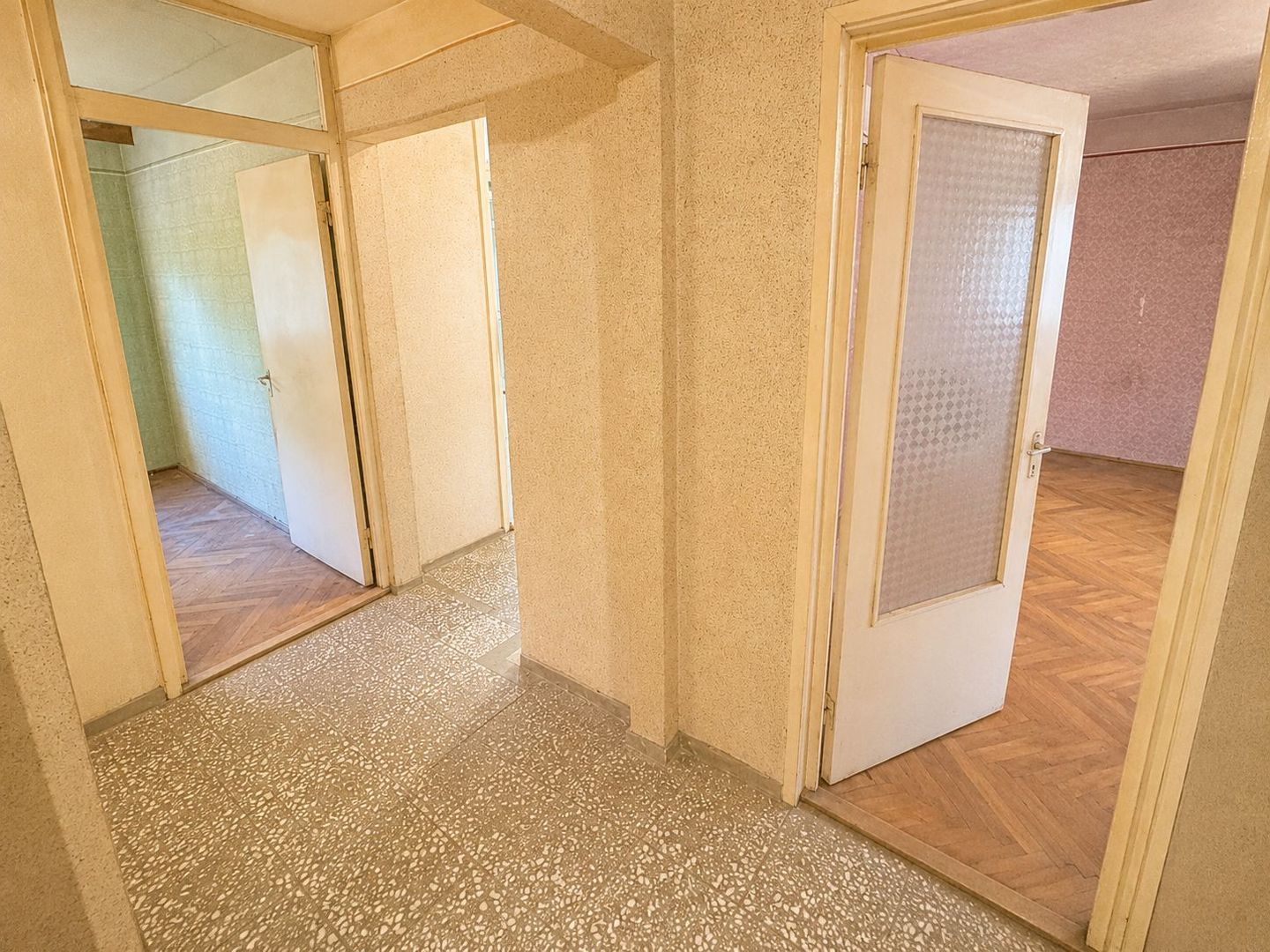 COMISION 0%  Apartament 3 Camere | Etaj 1 Decomandat Dambovita Izolat - Poză 12
