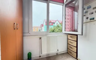 Apartament de inchiriat 3 camere etajul 4, cu lift,  Zona Vasile Aaron - Poză 13