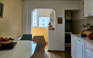 Apartament cu patru camere, zona Calea Bucuresti - Judetean 100 MP - Poză 6