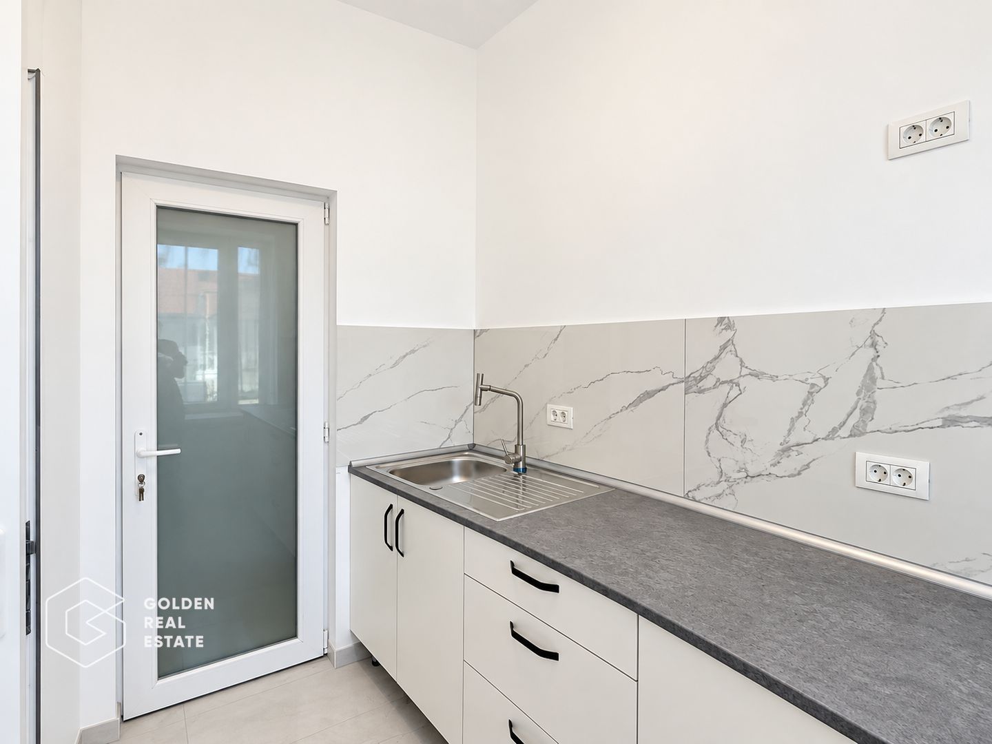 Apartament 2 camere, recent renovat, etaj 1, Bulevardul Revolutiei — fotografia 3