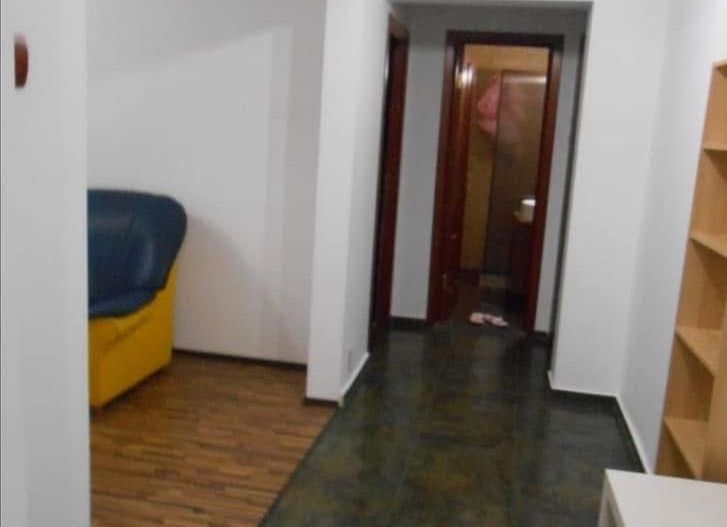 Apartament 3 camere,90 mp, balcon 15 mp, acces direct catre IOR - Poză 4