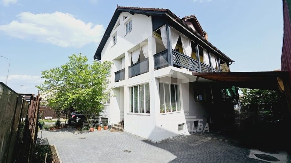 Casa individuala de vanzare, Cetate - Poză 1