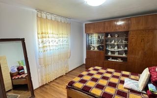 Casa de vanzare parter+etaj / 7 camere/ 1550mp teren+ 240mp utili+garaj / Dancu - Poză 6