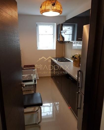 Piața Victoriei | Spate Guvern | 2 Camere Lux | Loc de Parcare Inclus | Metrou - Poză 1