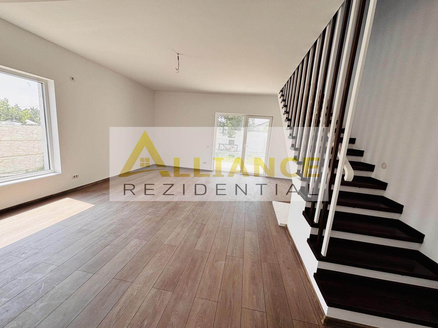 Duplex de vânzare în comuna Berceni, amplasat într-o zonă liniștită, i - Poză 5