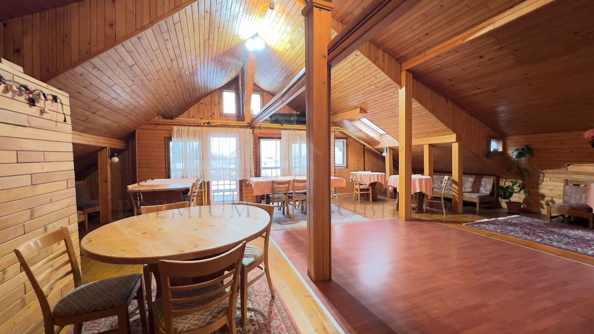 Hotel / Pensiune de vânzare în Central, Slanic-Moldova - Poză 23