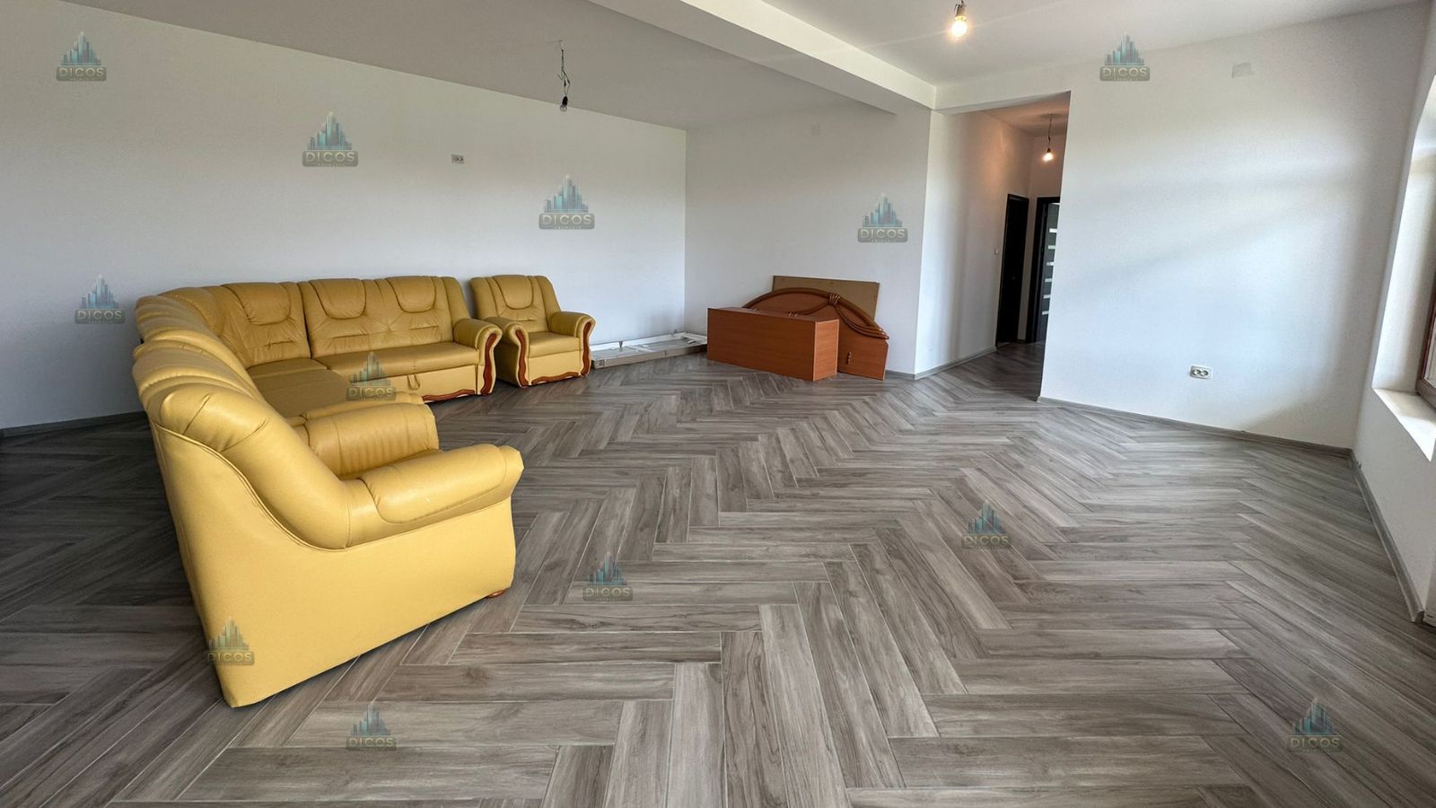 Vilă de vânzare 1500 mp teren - Poză 22