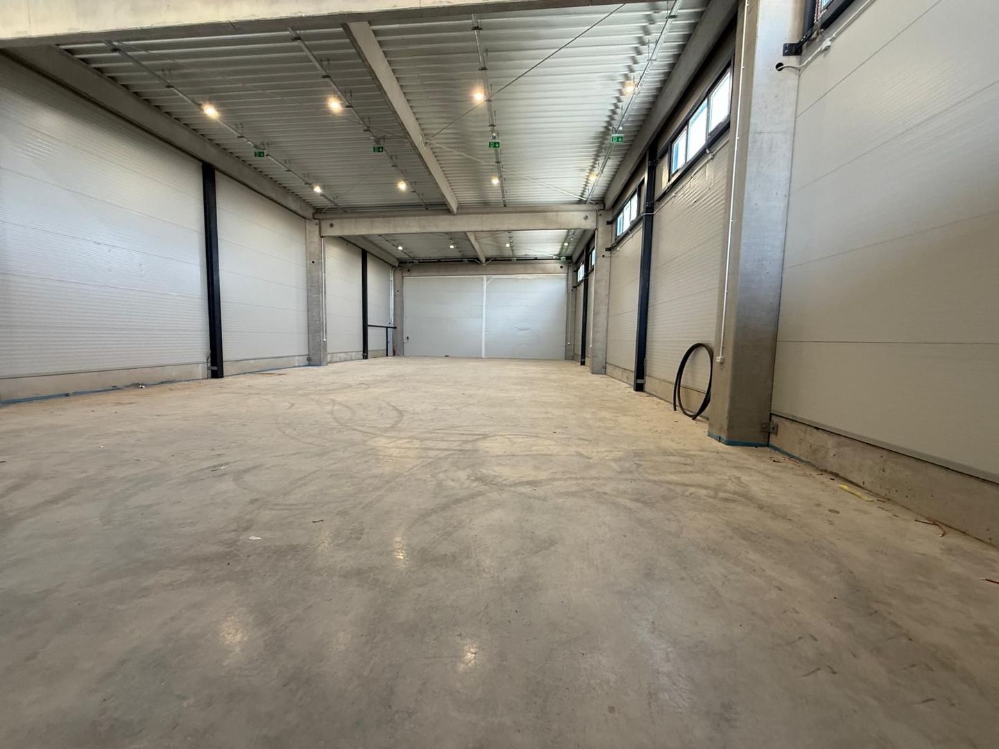 Ansamblu industrial format din 9 hale de vânzare – Popești-Leordeni - Poză 8