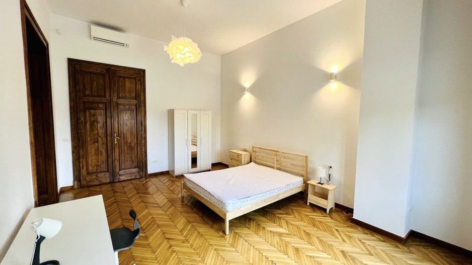 Apartment 3 bedrooms for rent P-ta Victoriei - Poză 1