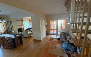 CASĂ TIP DUPLEX | ÎNTR-O ZONĂ LINIȘTITĂ | 6 CAMERE | RĂDĂUȚI - Poză 8