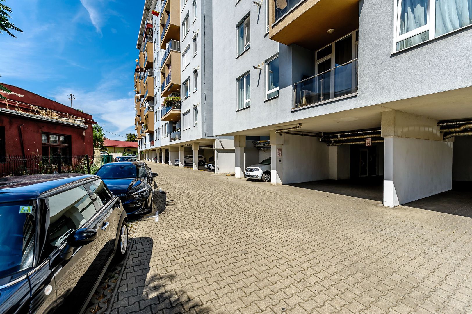 VÂNDUT! Apartament 3 camere și parcare. - Poză 4