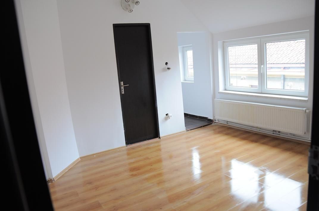 2 camere| DOROBANTI-RADU BELLER - Poză 8