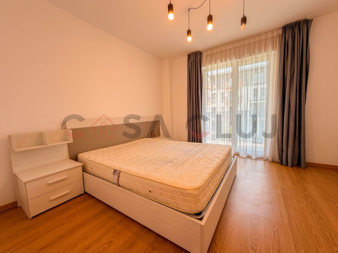Apartament la cheie / parcare / etaj intermediar / Zona Eroilor - Poză 1