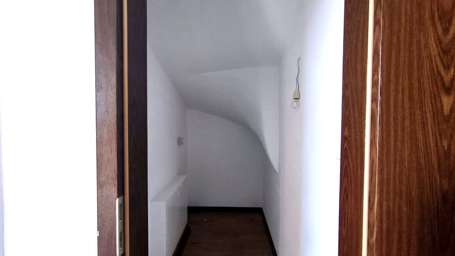 Duplex modern în Giroc, 105 mp utili, teren 250 mp, zonă liniștită de case - Poză 9