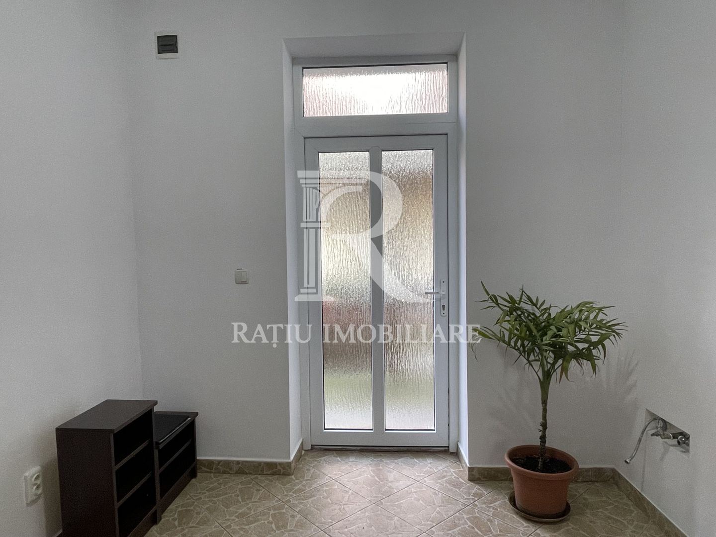 Spațiu birou/cabinet de inchiriat  | Zona centrala  | Oradea - Poză 2