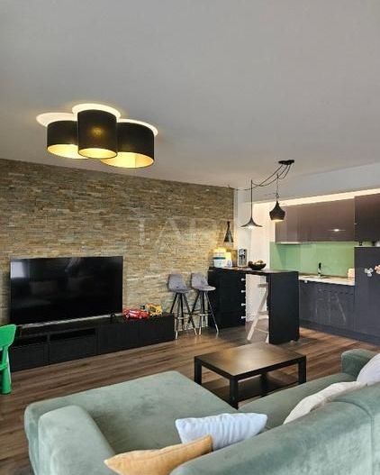 Apartament modern cu 2 camere, 2 balcoane și vedere deschisă. - Poză 4