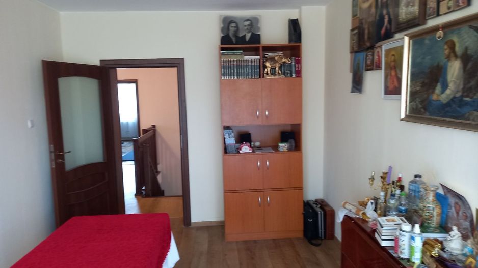 BRASADAS vinde casa in zona TITULESCU cu 5 camere si teren 350mp - Poză 2