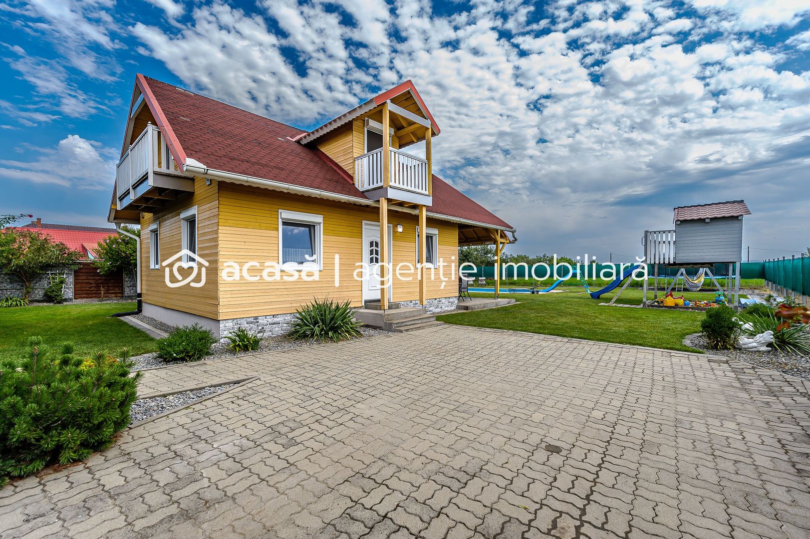 Casa de Lemn cu Piscina si Gradina Impecabila in Vladimirescu! - Poză 3