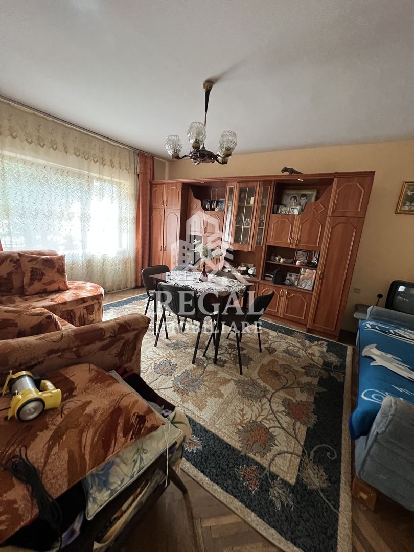 PRET NOU - Casă de vânzare – construcție solidă și spațioasă - Poză 8