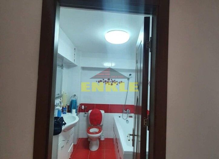 De vânzare apartament cu 4 camere decomandat, zona Piața Mare - Poză 5