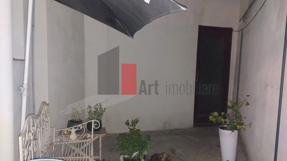 Spatiul "BAIXA" , parter de vila, renovat recent, liber - Poză 14