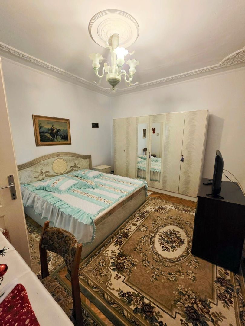 DE VANZARE CASA 5CAMERE ZONA CENTRALA TALMACIU - Poză 3