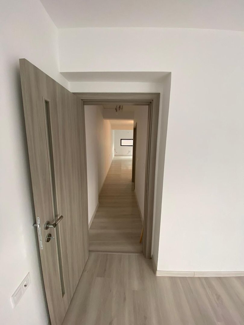 Casa noua în Giulesti de închiriat - curte 220mp - Poză 5