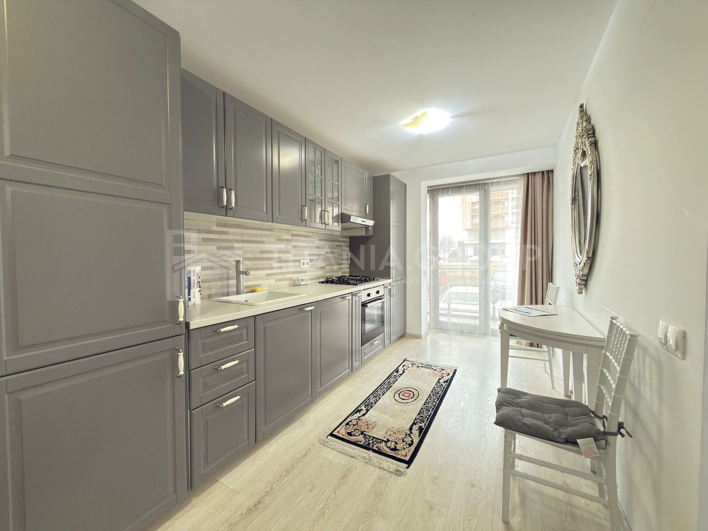 Apartament cu 2 camere, mobilat si utilat - langa mall Coresi - Poză 3