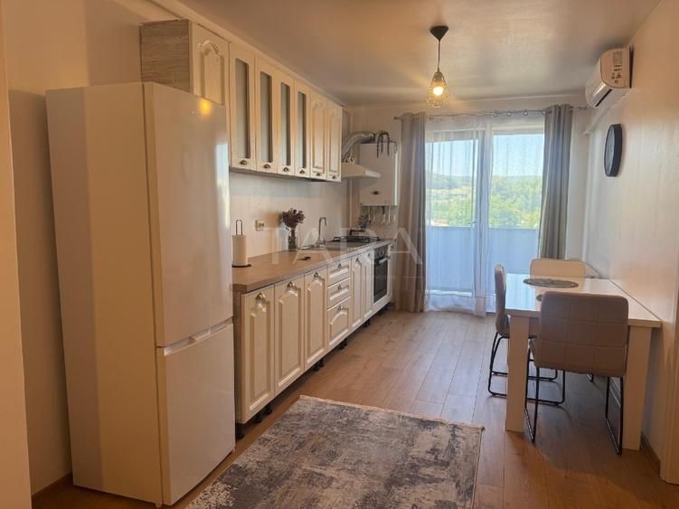 Apartament modern cu 2 camere, parcare subterană inclusă. - Poză 3