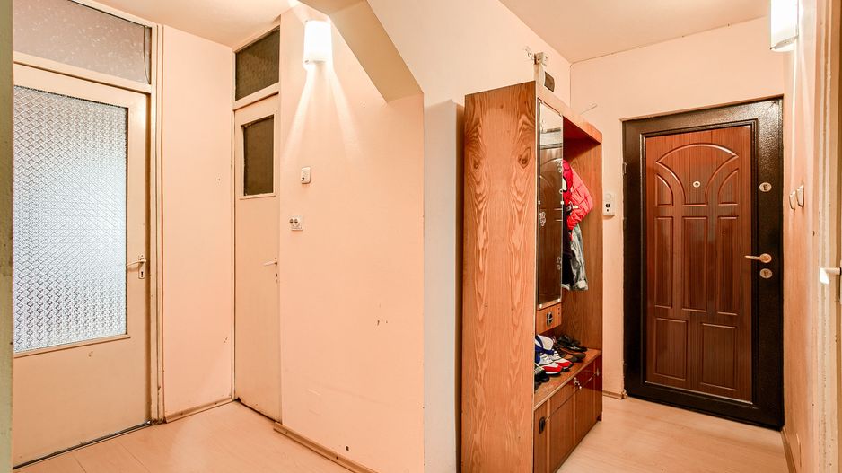 Vandut Apartament cu 3 camere la parter, in Micalaca - Poză 5