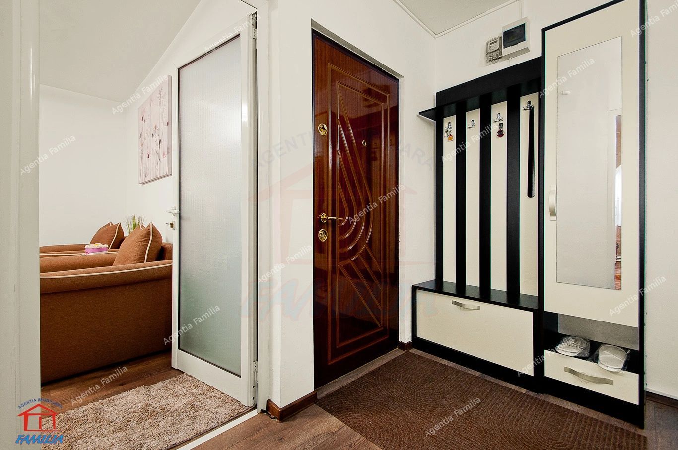 De închiriat apartament 3 camere, Micro 21 - Poză 6
