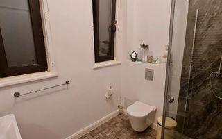 Apartament 4 camere zona Medicina etaj 1 cu centrala - Poză 8
