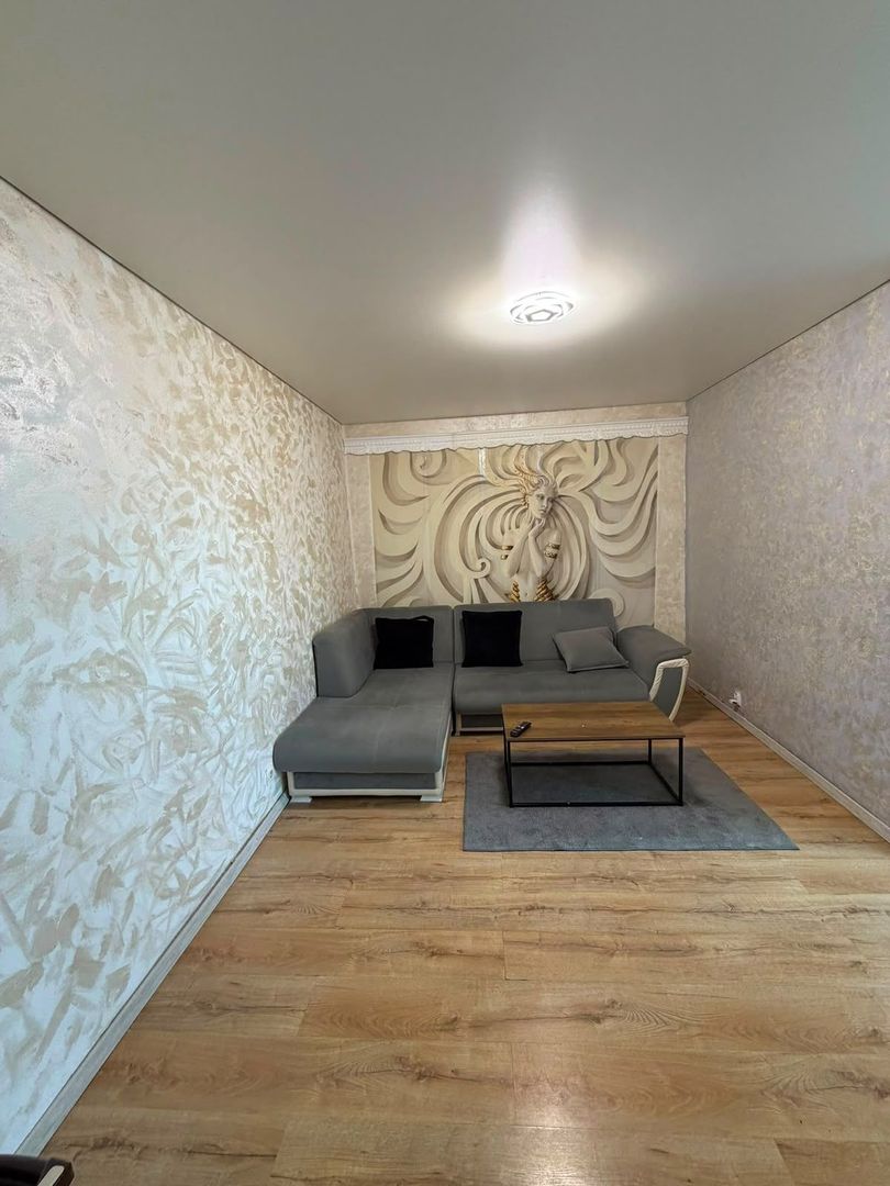Apartament cu doua camere, Aparatorii Patriei, 64.000€ - Poză 2