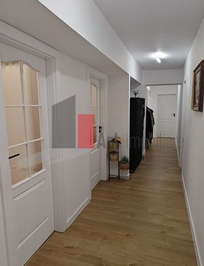 Vindem apartament 3 camere Bulevardul Iuliu Maniu zona Lujerului - Poză 1