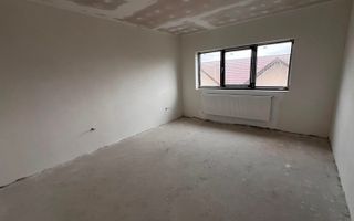 Apartament spatios cu 2 camere- Etaj 2, balcon, Selimbar - Poză 3
