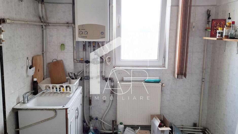 Apartament cu 4 camere, zona Nord - Poză 3