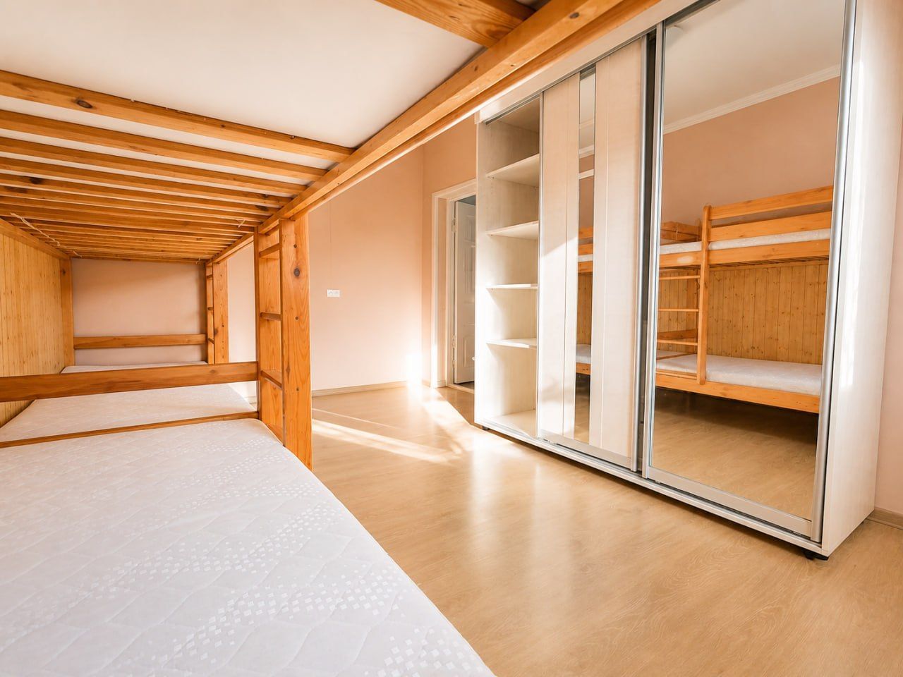 Cahul – Casă 3 Camere + Living | 139 m² | Teren 7.7 ari + Garaj | 95.000 € - Poză 29