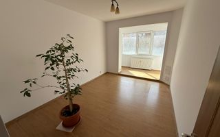 Apartament 3 camere semidecomandat, 2 balcoane, Bld Alexandru Obregia - Poză 9