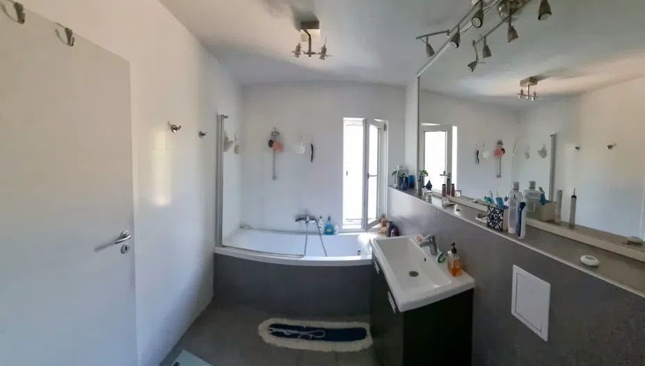 Casa, Lacul Brates - Poză 3