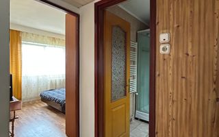 Apartament de vânzare - Zona Vasile Aaron - Poză 3