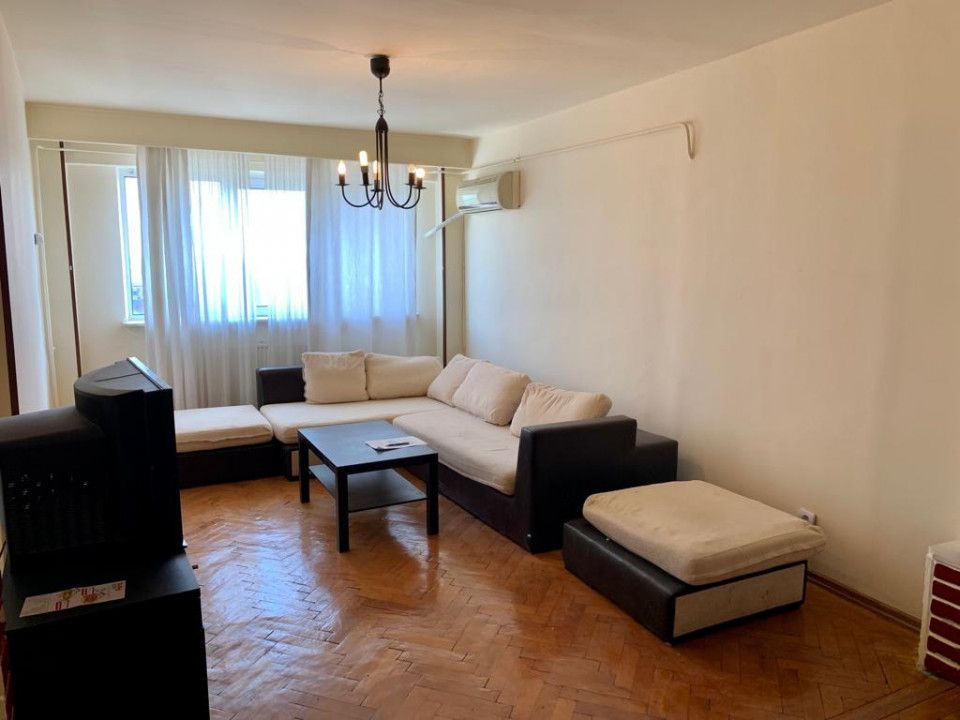 Vanzare Apartament ULTRACENTRAL 3 camere - Poză 2