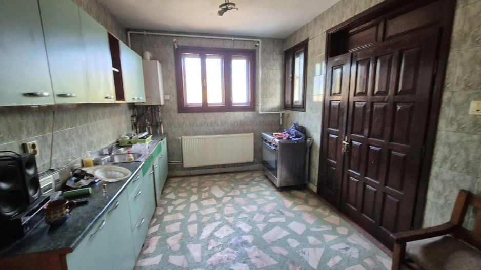 Casa P+2 - 244,08 mp + anexa + Garaj + teren 248 mp - Parcul Carol - Poză 10