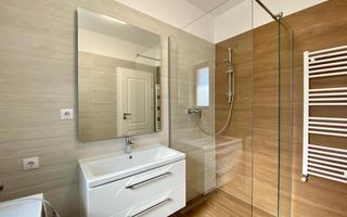 Apartament 3 camere aflat la 2 pași de UMF! Disponibil din 1 August - Poză 11