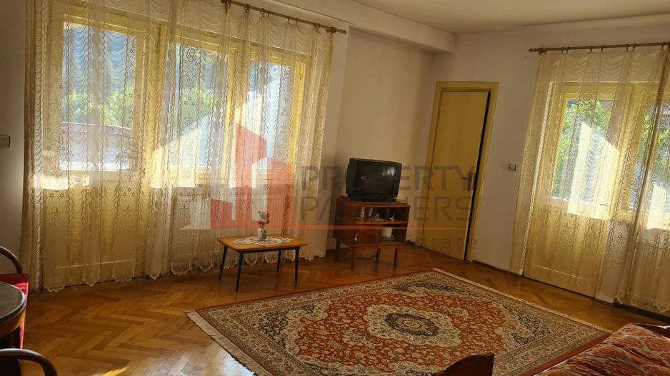 Apartament 3 camere, Bd. Carol I, vizavi de Hotel Montana, centrul Sinaiei - Poză 4