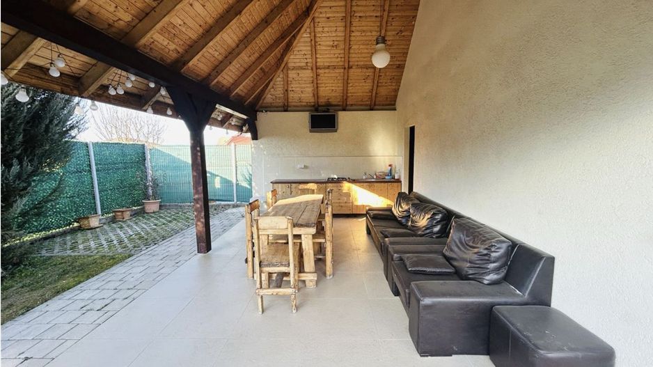 Casa individuala cu pivnita in Sura Mica, zona Salii de sport - Sibiu - Poză 19